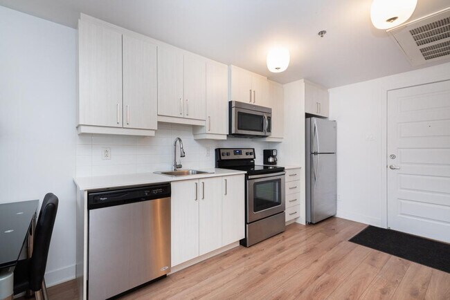 Photo du bâtiment - 1227 Av. de l'Hôtel-de-Ville