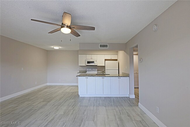 Foto del edificio - 5305 Summerlin Rd
