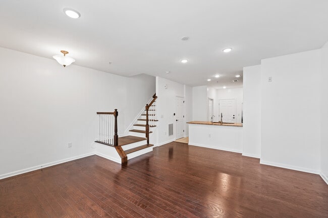 Building Photo - 147 Wesmont Dr
