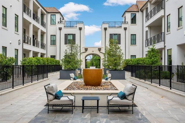 Foto del edificio - 5270 Town and Country Blvd