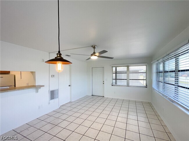 Foto del edificio - 4009 SE 19th Ave