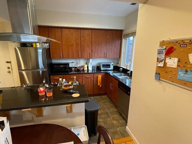 Foto del edificio - 110 Strathmore Rd