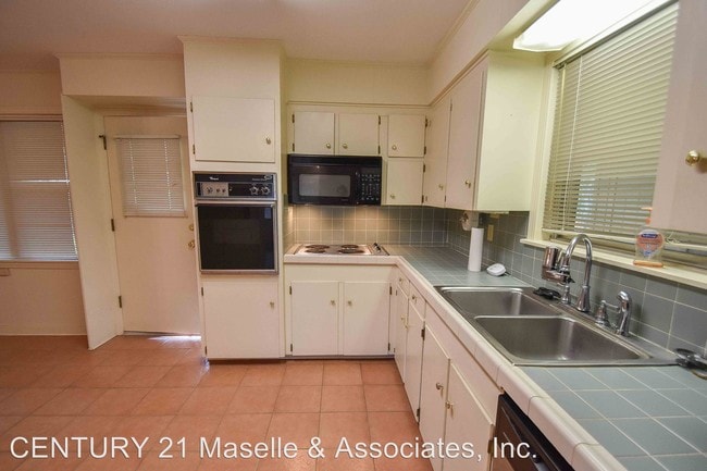 Building Photo - 3 br, 2 bath House - 1633 Meadowbrook Road