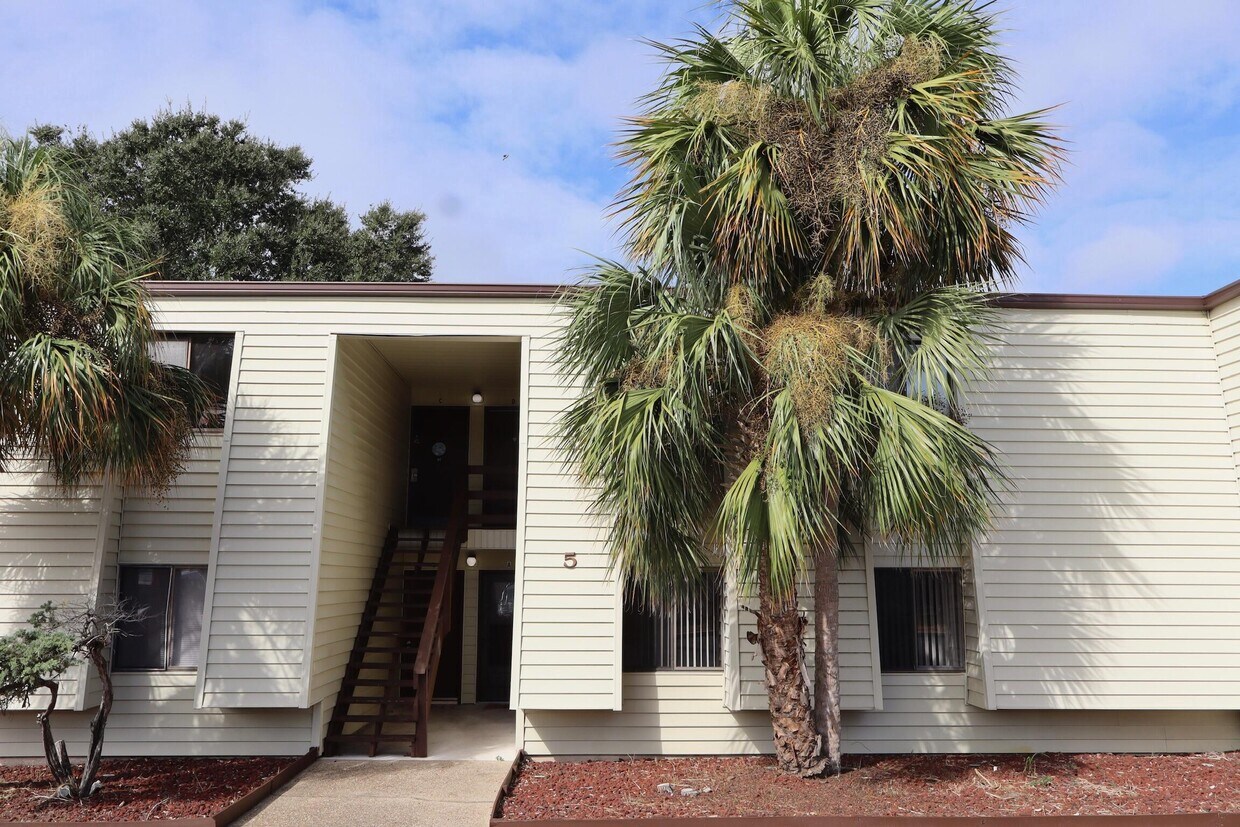 Foto principal - 308 Miracle Strip Pkwy SW