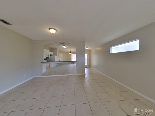 Building Photo - 7319 Volley Dr N