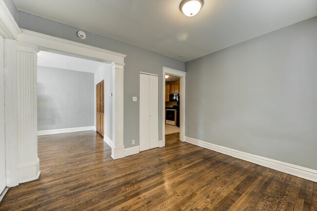 Building Photo - 11638 S Yale Ave