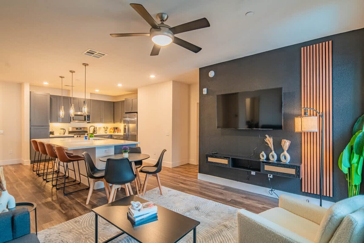 Foto principal - 15501 N Dial Blvd