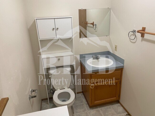 Foto del edificio - Ridgetop / Island Lake home located in a cul-de-sac