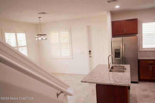 Building Photo - 1475 Isabella Dr