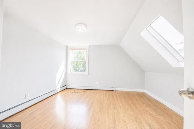 Foto del edificio - 330 S Fairview St