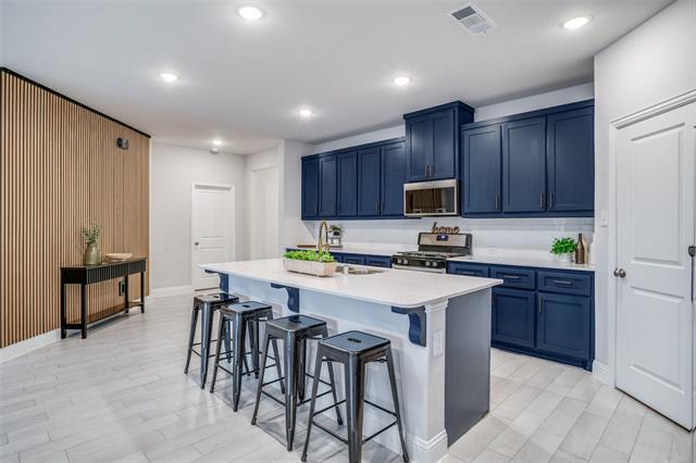 Foto del edificio - 16705 Lincoln Park Ln