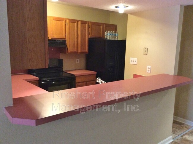 Building Photo - 2324 Brookview Court