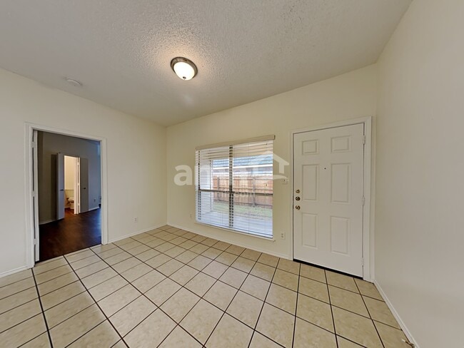 Foto del edificio - 234 Birchwood Ln