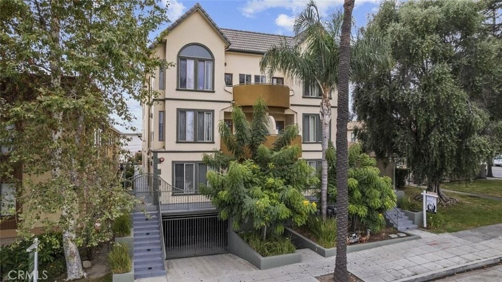 Primary Photo - 231 E Burbank Blvd