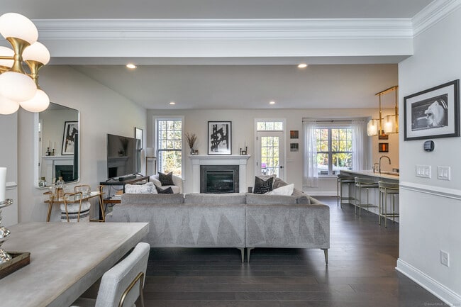 Building Photo - 175 Ridgewood Dr