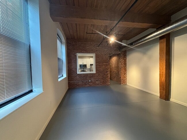 Foto del edificio - 88 Gerrish Ave