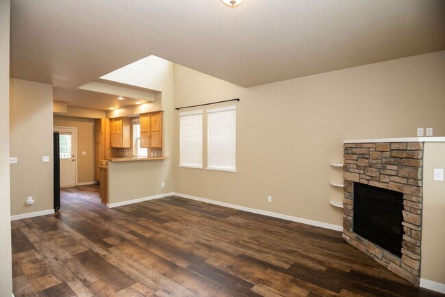 Building Photo - 2551 Custer Drive