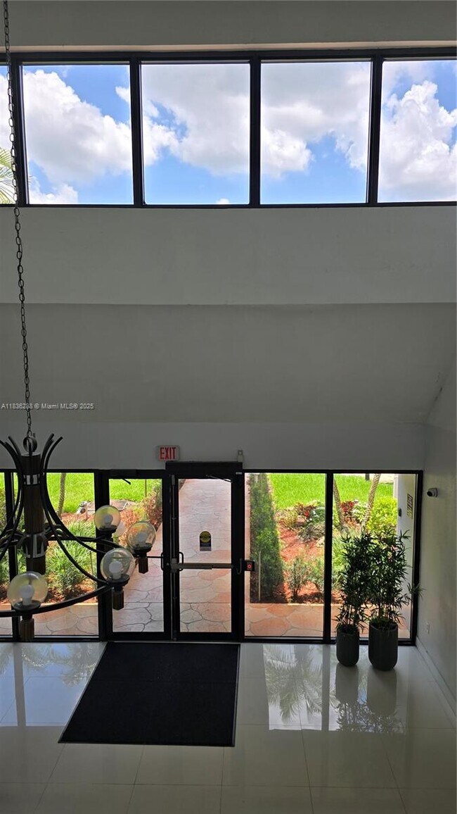 Foto del edificio - 200 Lakeview Dr