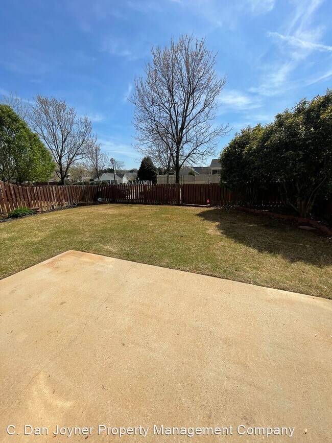 Building Photo - 3 br, 2.5 bath House - 102 Nobska Light Court