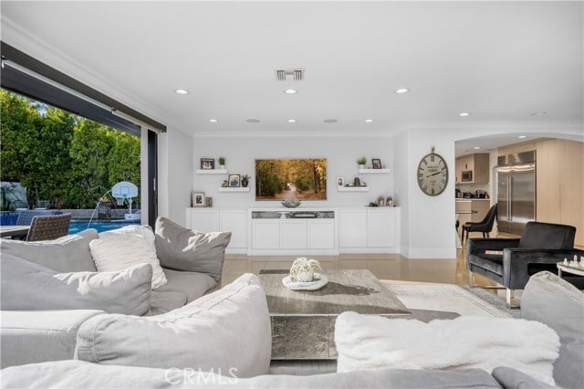 Building Photo - 3677 Eddingham Ave