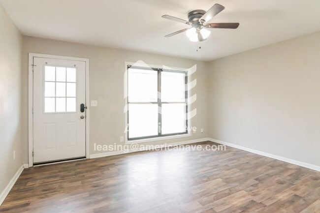 Foto del edificio - 856 Barklay Way