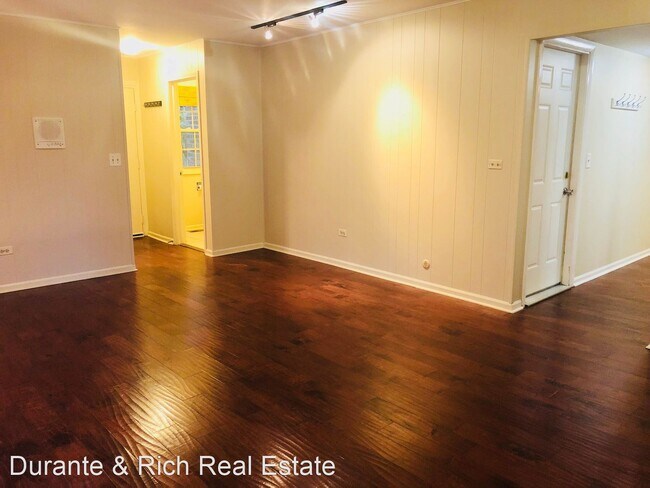 Foto del edificio - 3 br, 2.5 bath House - 2642 N. Forrest Lane
