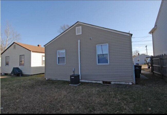 Building Photo - 1112 Matthew Henson St