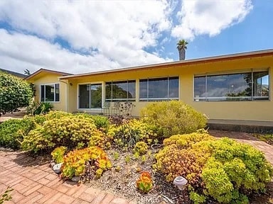 Building Photo - 1264 Vista Del Osos