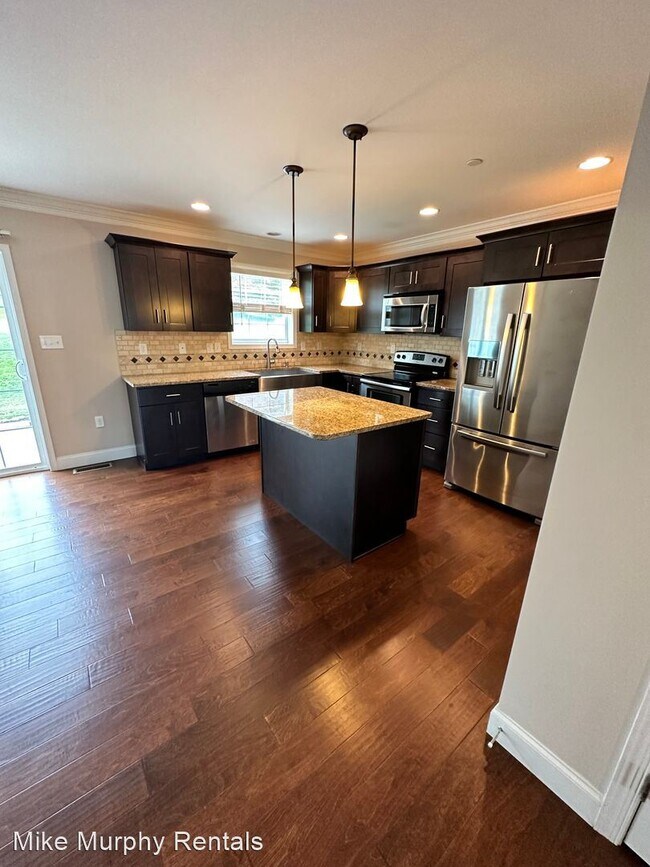 Building Photo - 3 br, 2.5 bath House - 2173 Versailles Drive