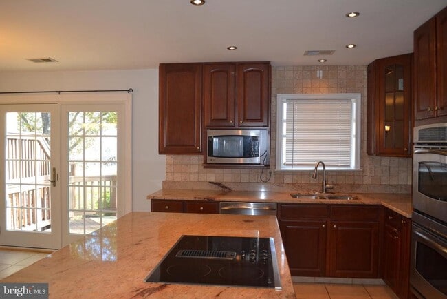 Foto del edificio - 3947 Valley Ridge Dr