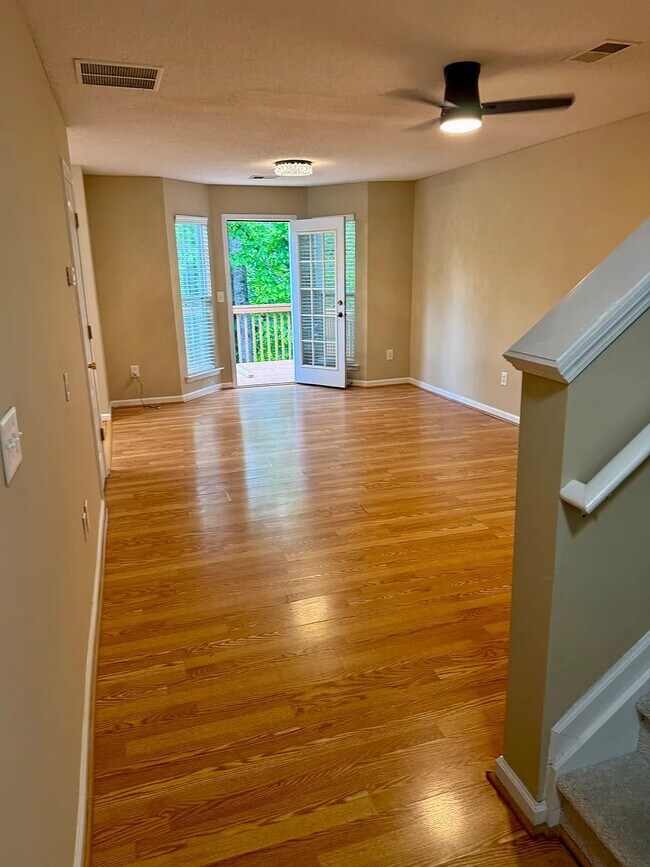 Foto del edificio - 531 Fox Creek Crossing