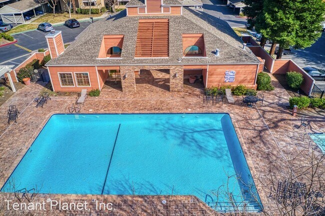 Building Photo - 2 br, 2 bath House - 330 Eastridge Dr