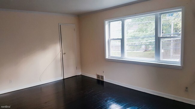 Foto del edificio - 657 Irvington Ave