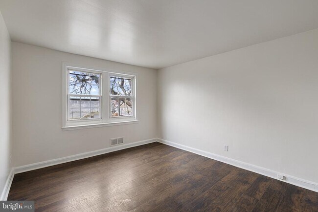 Foto del edificio - 3902 Erdman Ave