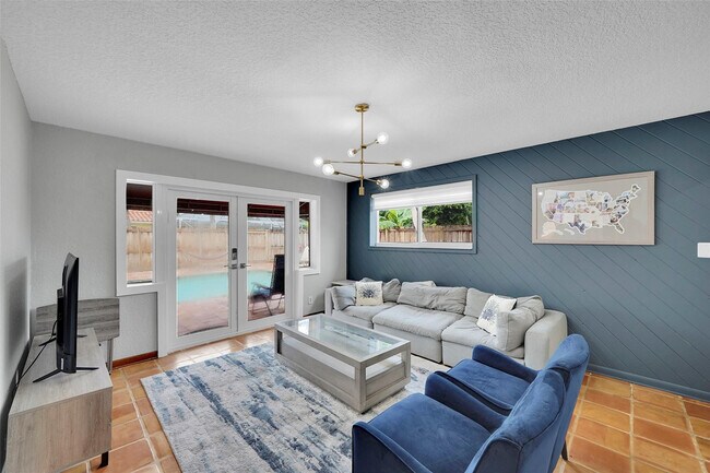 Foto del edificio - 1518 N Yale Dr