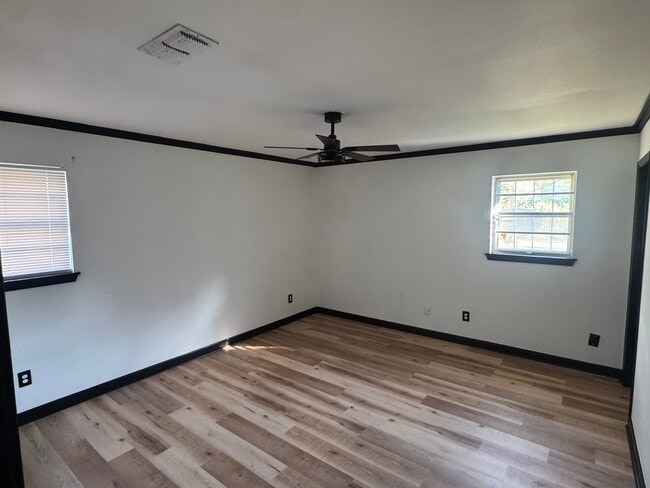Foto del edificio - Red Bud Ln