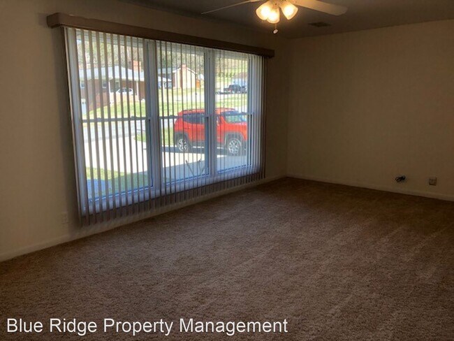 Building Photo - 5 br, 4 bath House - 3801 Telstar Drive