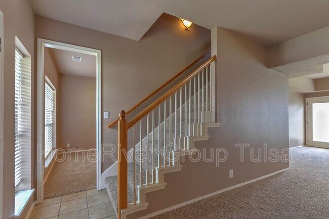 Building Photo - 111 E Helena Pl