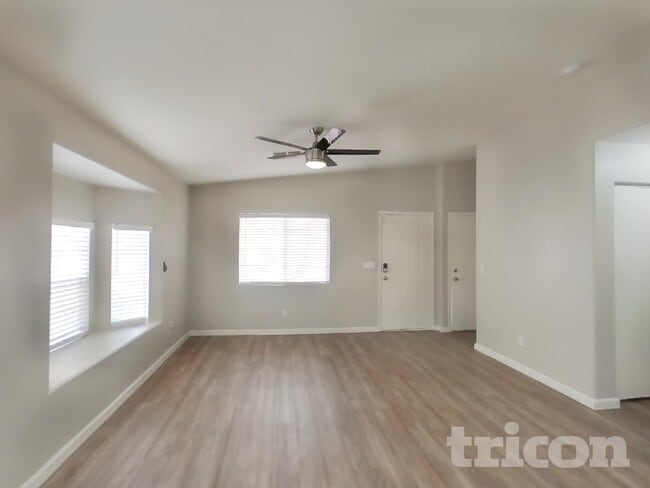 Foto del edificio - 5088 Jewel Canyon Dr