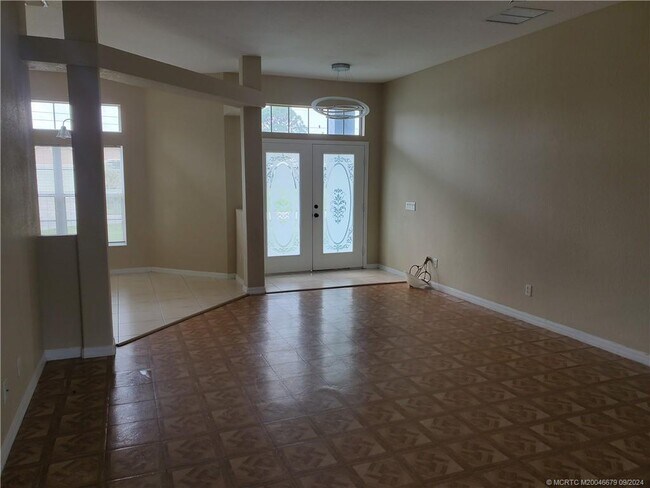 Foto del edificio - 1431 SW Hackensack Ave
