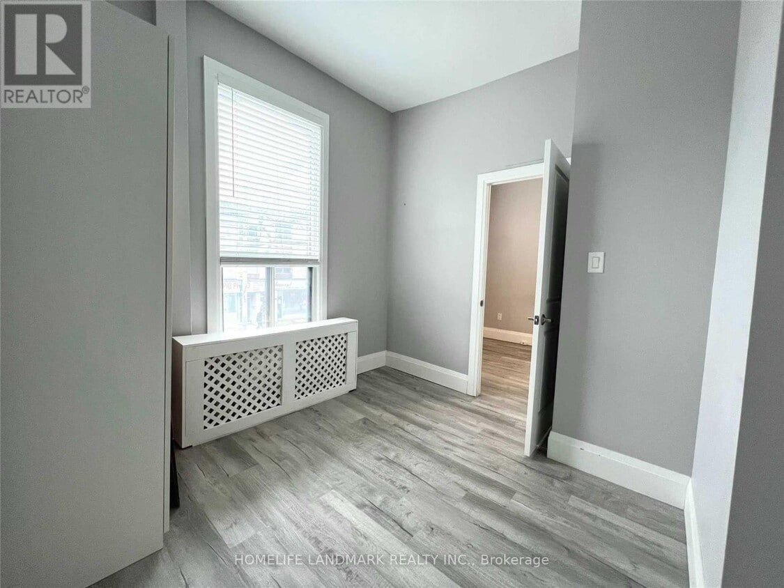 Building Photo - 1 Spruce St