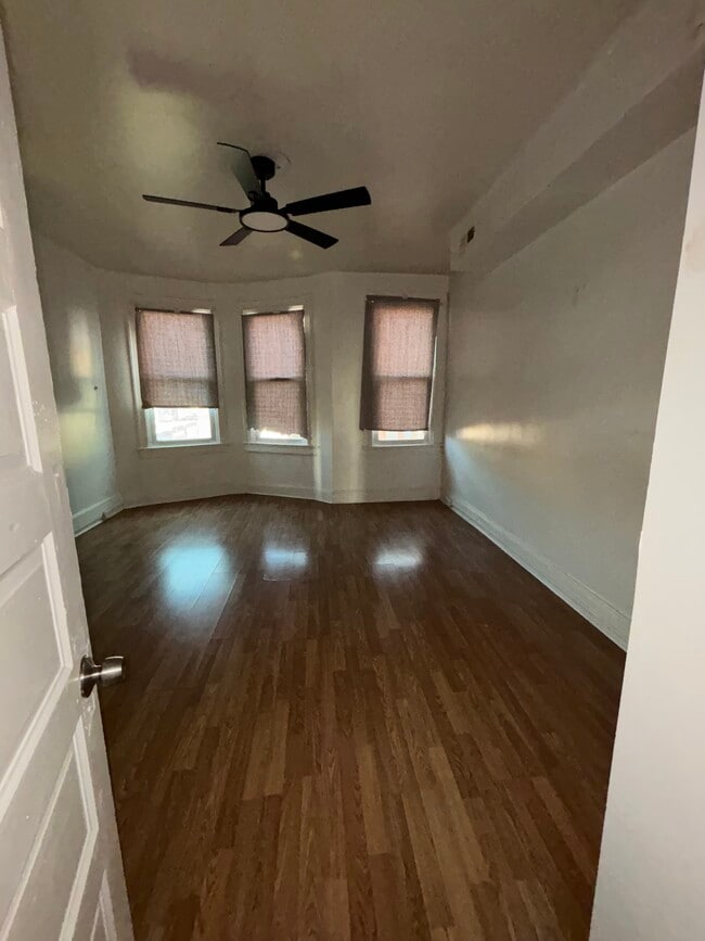 Foto del edificio - 292X Parkwood Ave