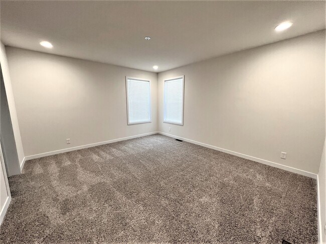 Foto del edificio - 5335 Coventry Dr