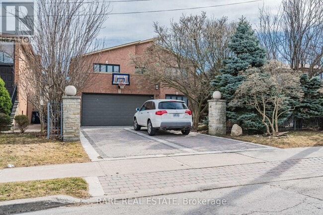 Building Photo - 27 Danby Ave