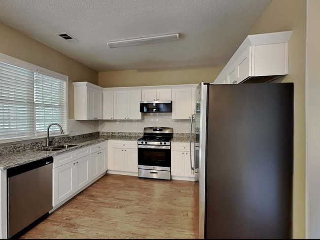 Building Photo - 2930 Cottesford Way SE