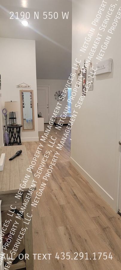 Building Photo - 3 Bedroom 2 Bath Twinhome