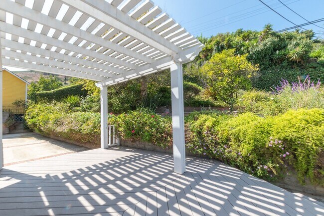 Building Photo - Beautiful 3 bed 1 bath house