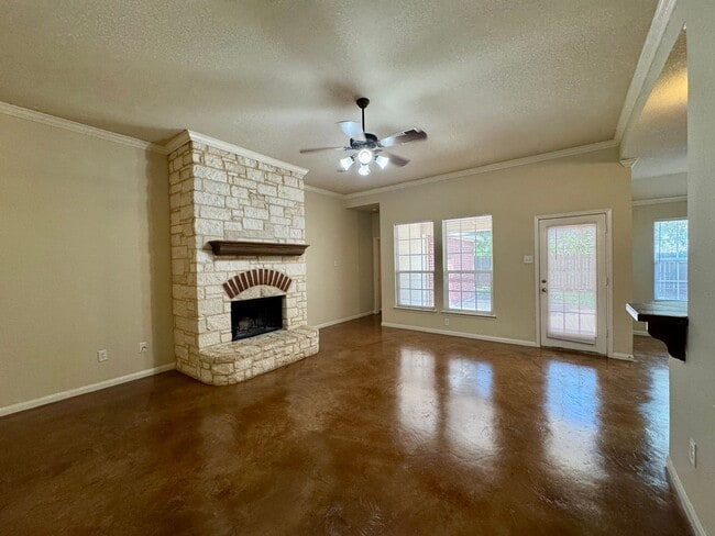 Building Photo - 400B Chapel Trail Cir