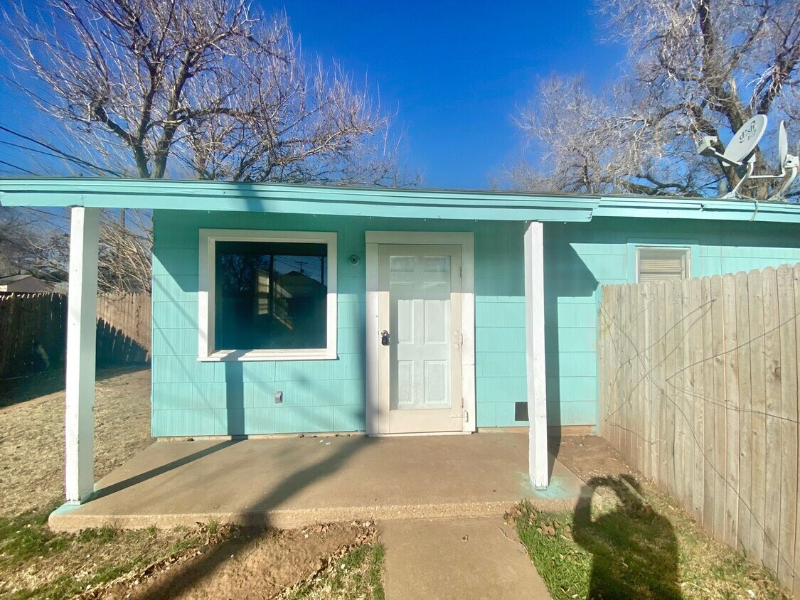 Primary Photo - 2403 30th St