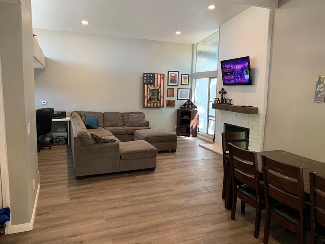 Photo - 2751 Tigertail Dr House